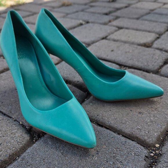 Sz 8 NWOTs Vince Camuto Savilla Pointed-Toe Leather Pumps Seafoam Green - Picture 2 of 9